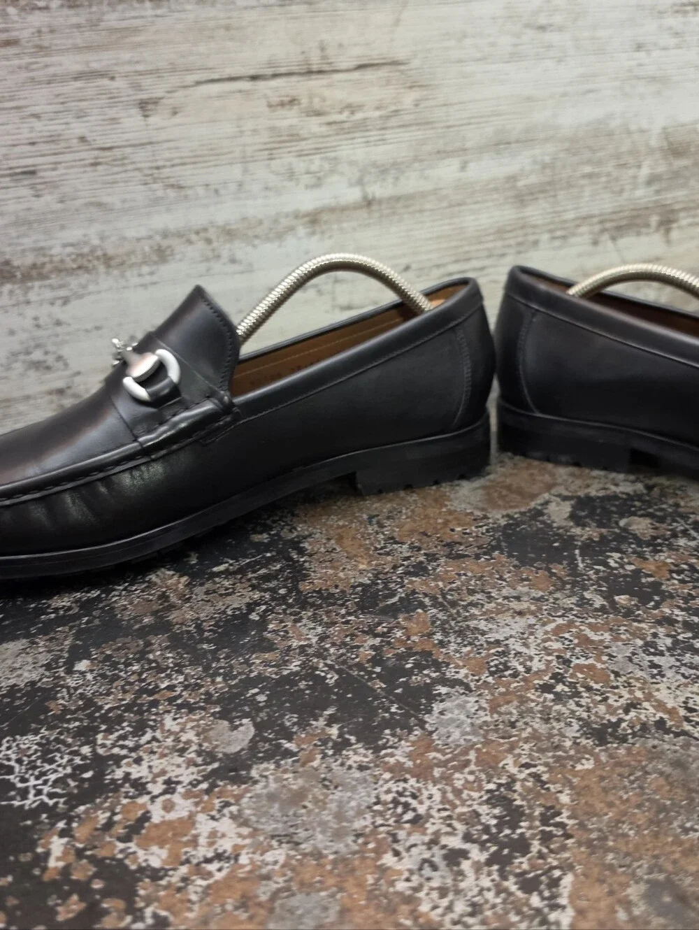 Allen Edmonds small signs